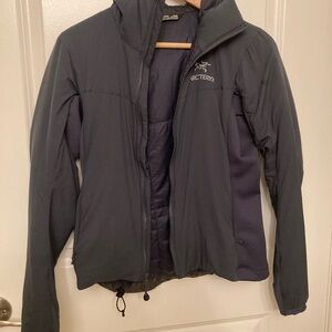 Arc'teryx Atom LT Hoody - BLACK SAPPHIRE II -Women's XS